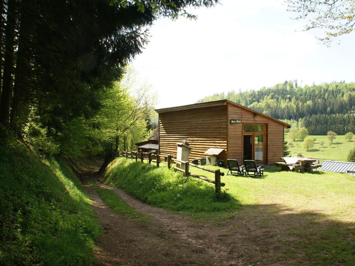 Cosy Holiday Home With Garden In Walscheid エクステリア 写真