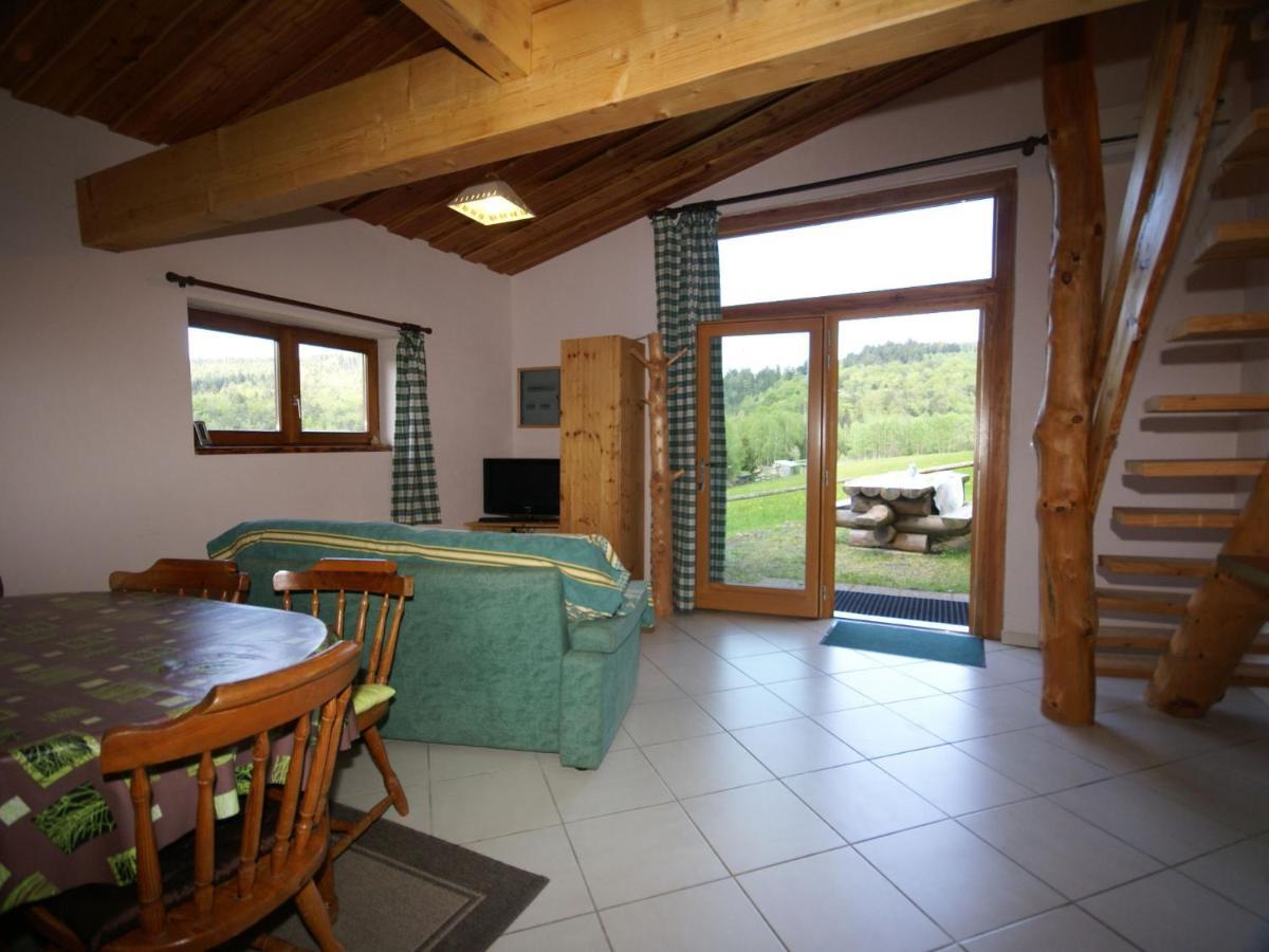 Cosy Holiday Home With Garden In Walscheid エクステリア 写真
